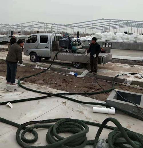 聚脲施工專(zhuān)用噴涂機(圖2) 鋼結構防腐聚脲施工案例
