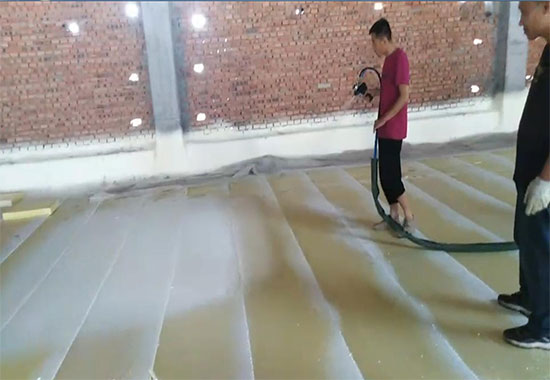 聚氨酯專(zhuān)用發(fā)泡機 冷庫保溫(圖1) 冷庫保溫聚氨酯案例