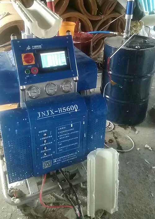 聚氨酯瓦殼設備(圖1) JNJX-H5600(D)-PLC編程自動(dòng)化功能聚氨酯噴涂機