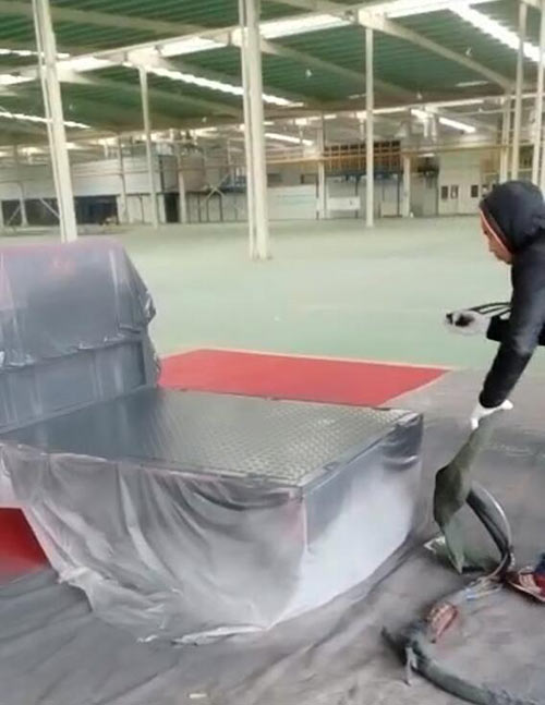 聚脲噴涂機品牌好的廠(chǎng)家用于車(chē)輛表面耐磨噴涂(圖1) 聚脲噴涂機品牌好的廠(chǎng)家用于車(chē)輛表面耐磨噴涂