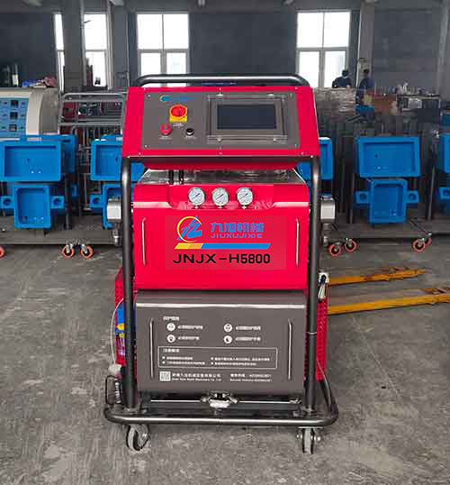 汽車(chē)裝飾條內飾硬質(zhì)聚氨酯泡沫(圖1) H5800PLC硬質(zhì)聚氨酯泡沫發(fā)泡機